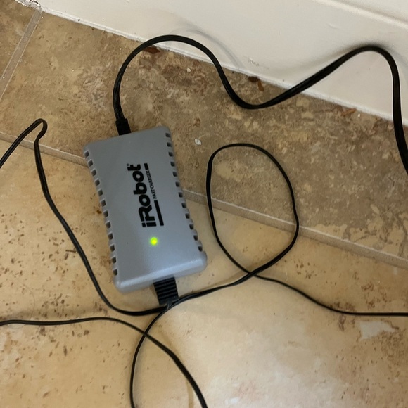 iRobot Roomba Discovery Home Base Docking Station & Charger - Picture 3 of 3